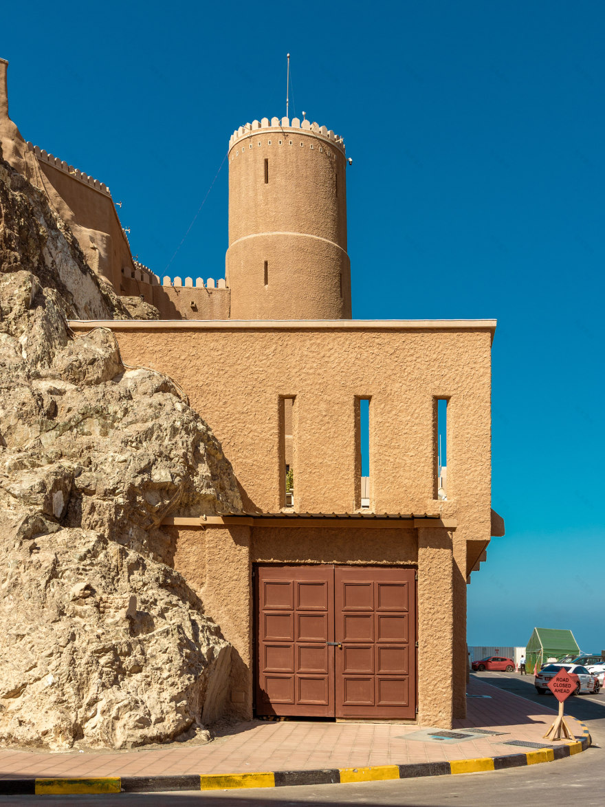 Oman - architecture, people and markets-17