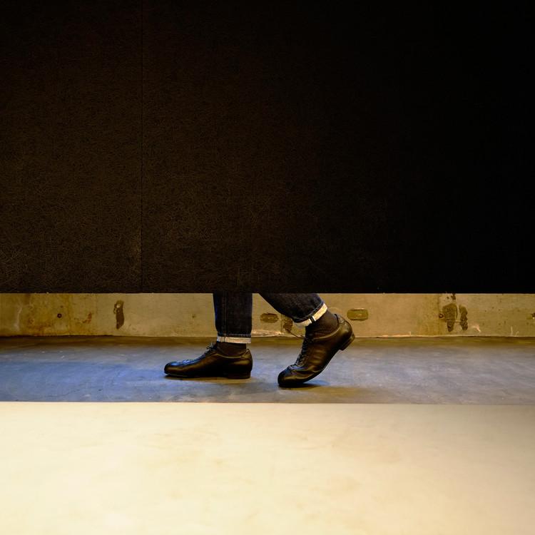 日本横滨定制鞋旗舰店设计-38