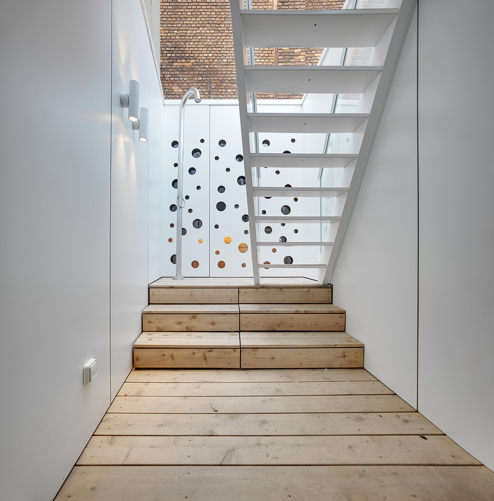 One Room Hotel  dmvA-33