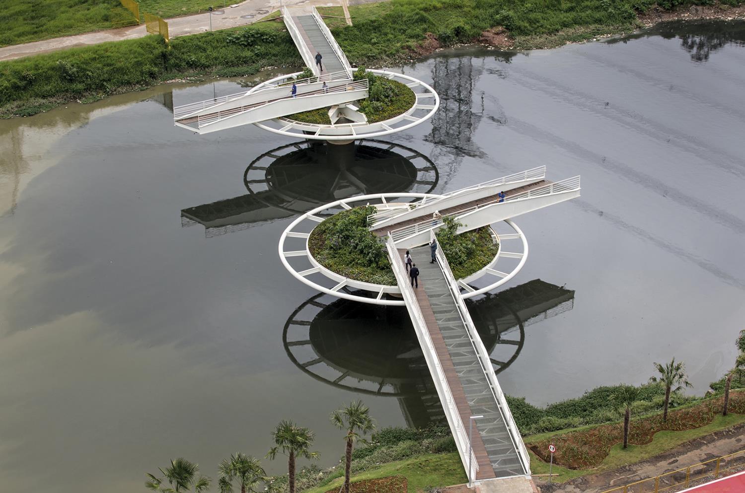 Guarapiranga 运河上的浮动环形 passarela-5