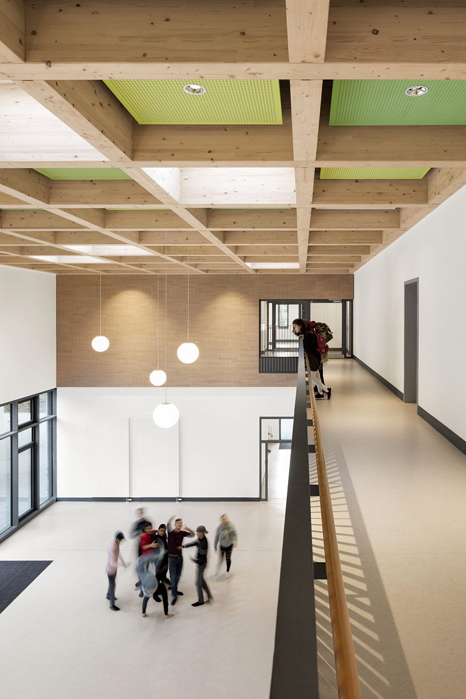 久洛·特里比希大学，学校扩建-20