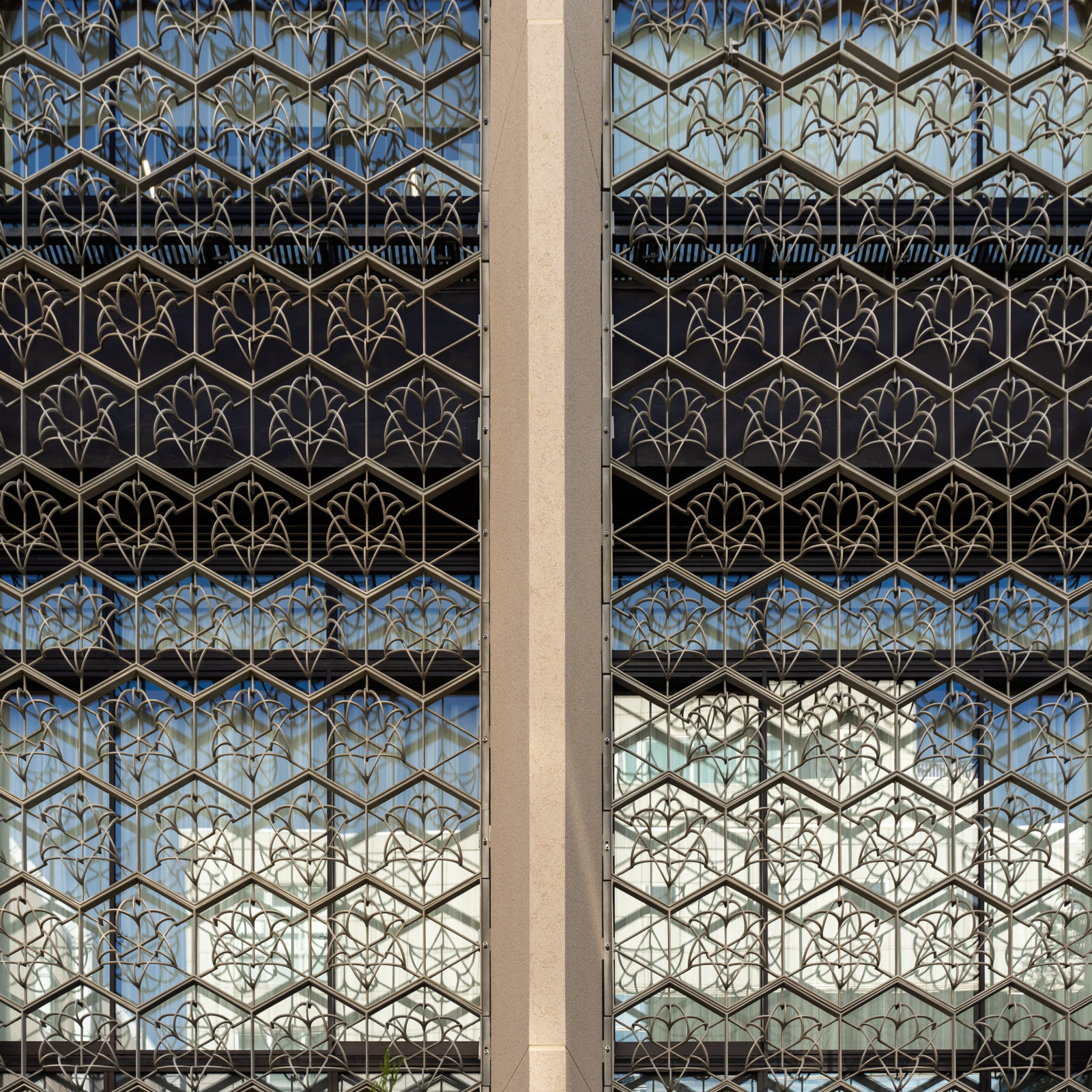 
      Shirayuri Gakuen - Paulinian Hall ｜ STGK Inc. | Landscape Design - Creating a living human-scape
    -0