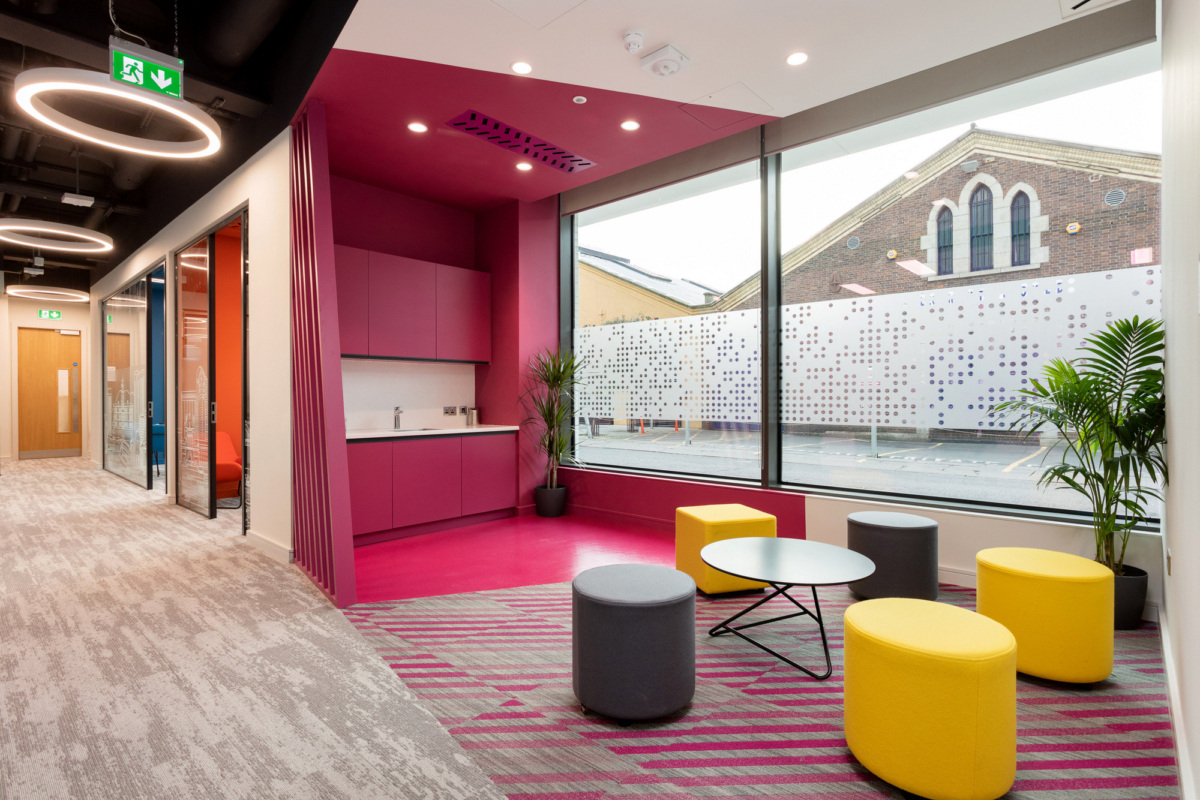 爱尔兰 Saon 集团新办公室 - 都市风格与互动空间的完美融合-20