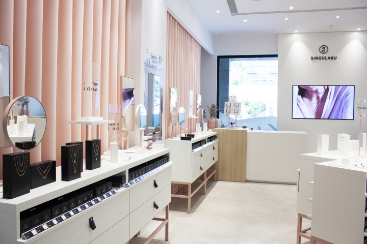 西班牙 SINGULARU 时尚珠宝店打造无界限购物体验-6