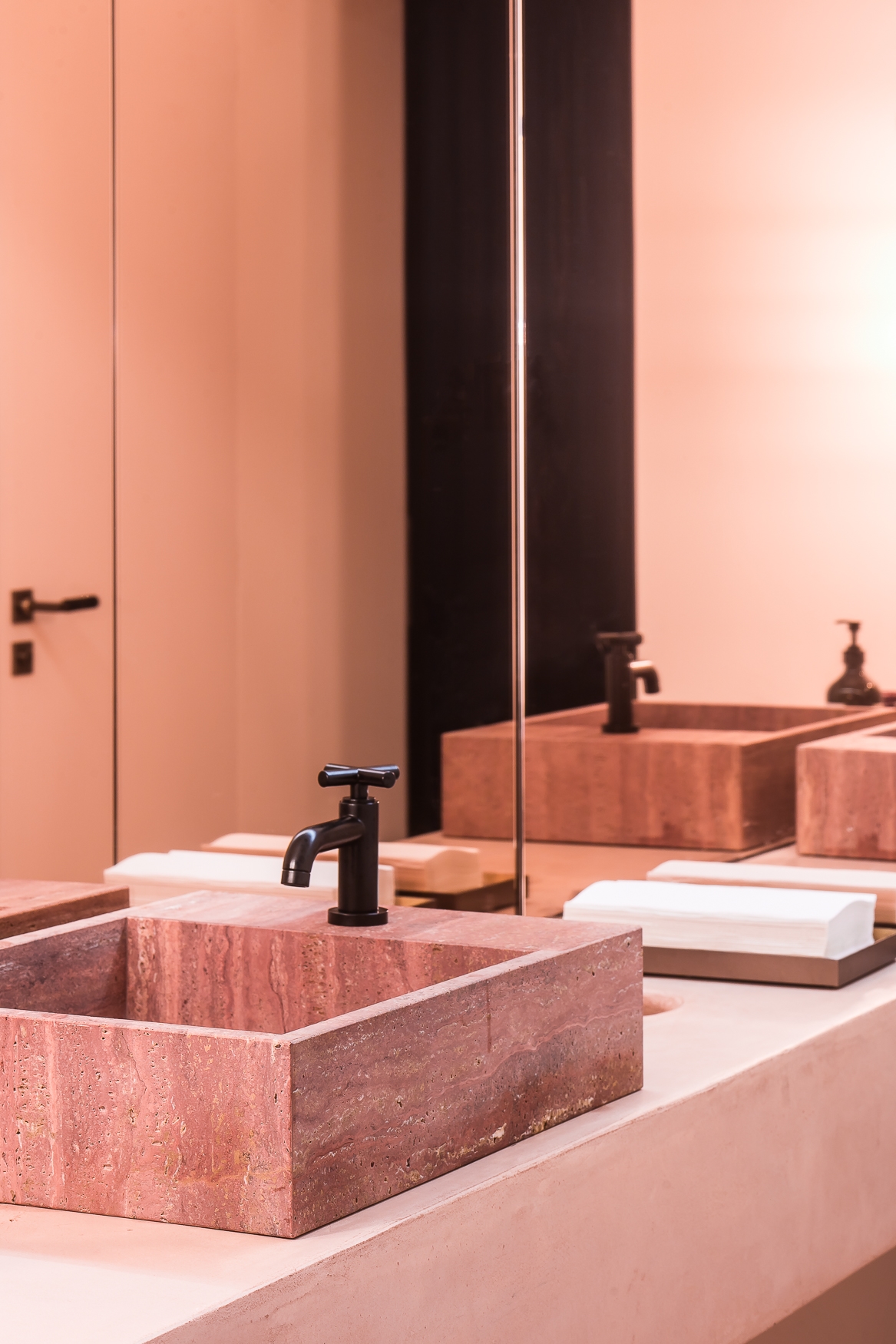 Nathalie Deboel 的当代空间气质美学-17