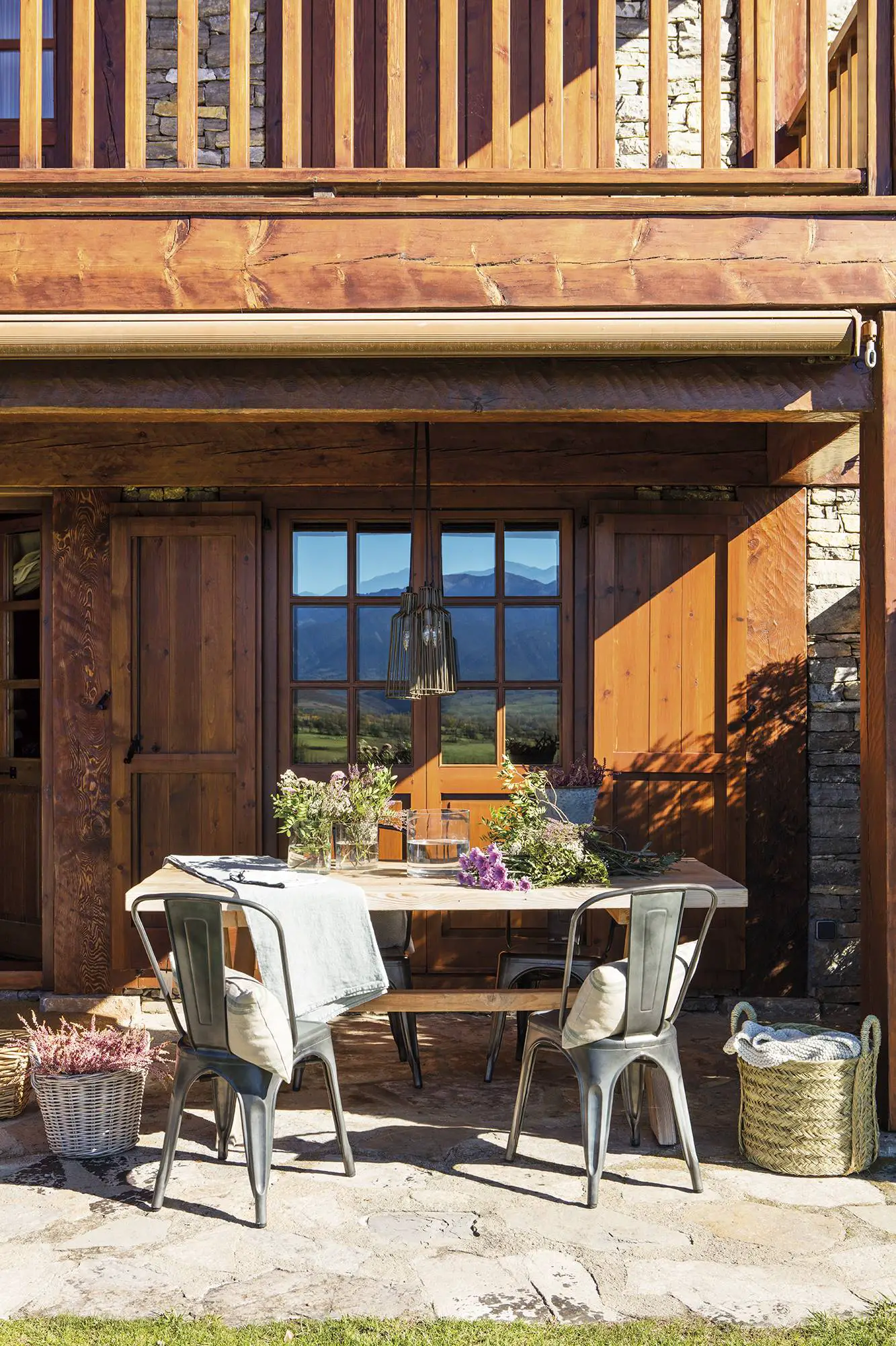 绿色自然的乡村小木屋设计-10