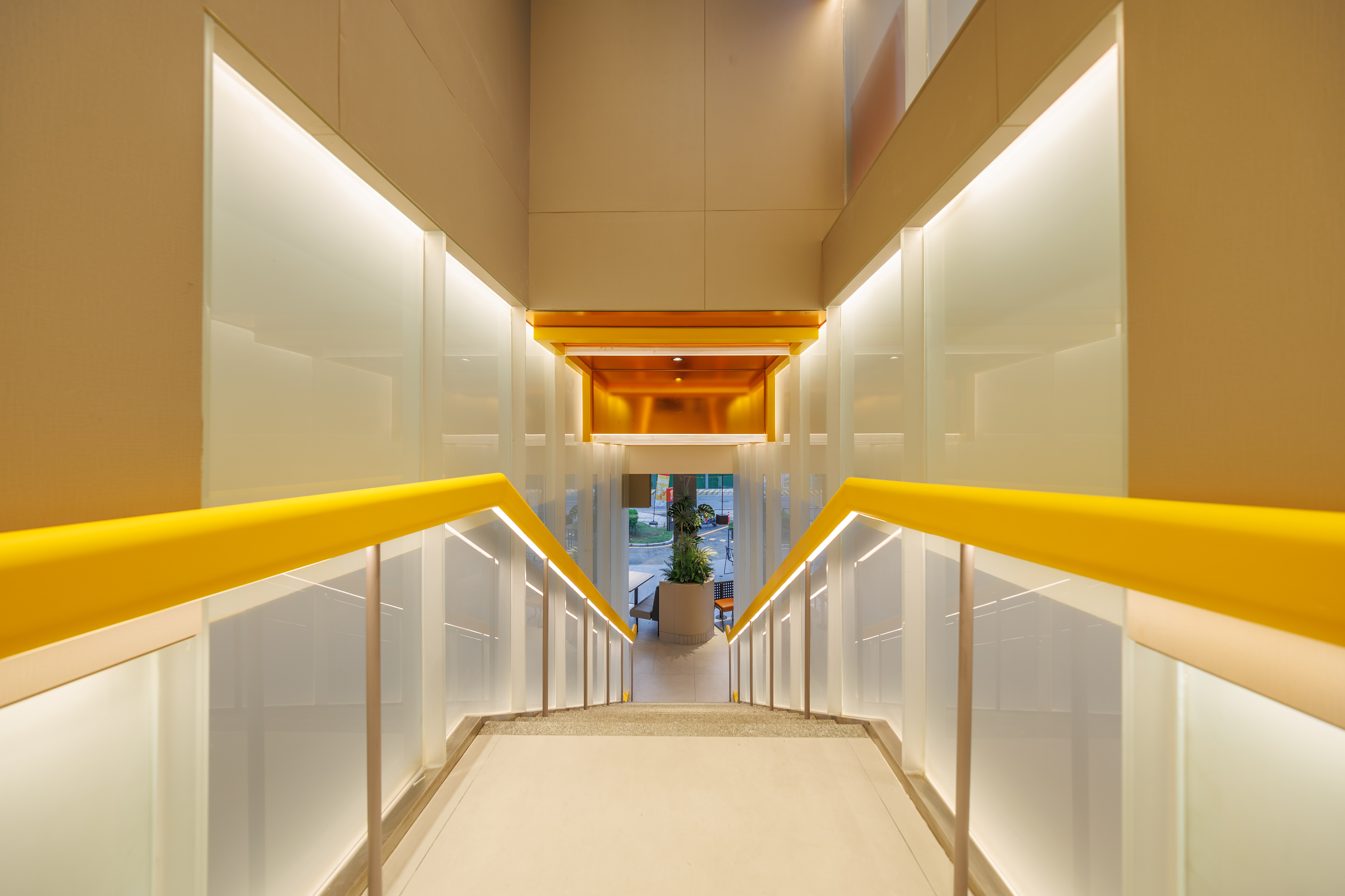 东莞麦当劳室内设计丨中国东莞-5