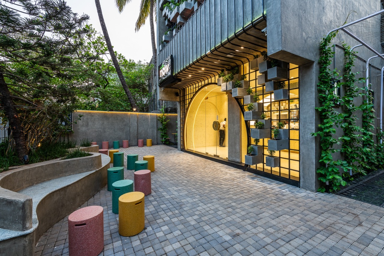 Naturals Now Shop / Drink Water Design Studio-20