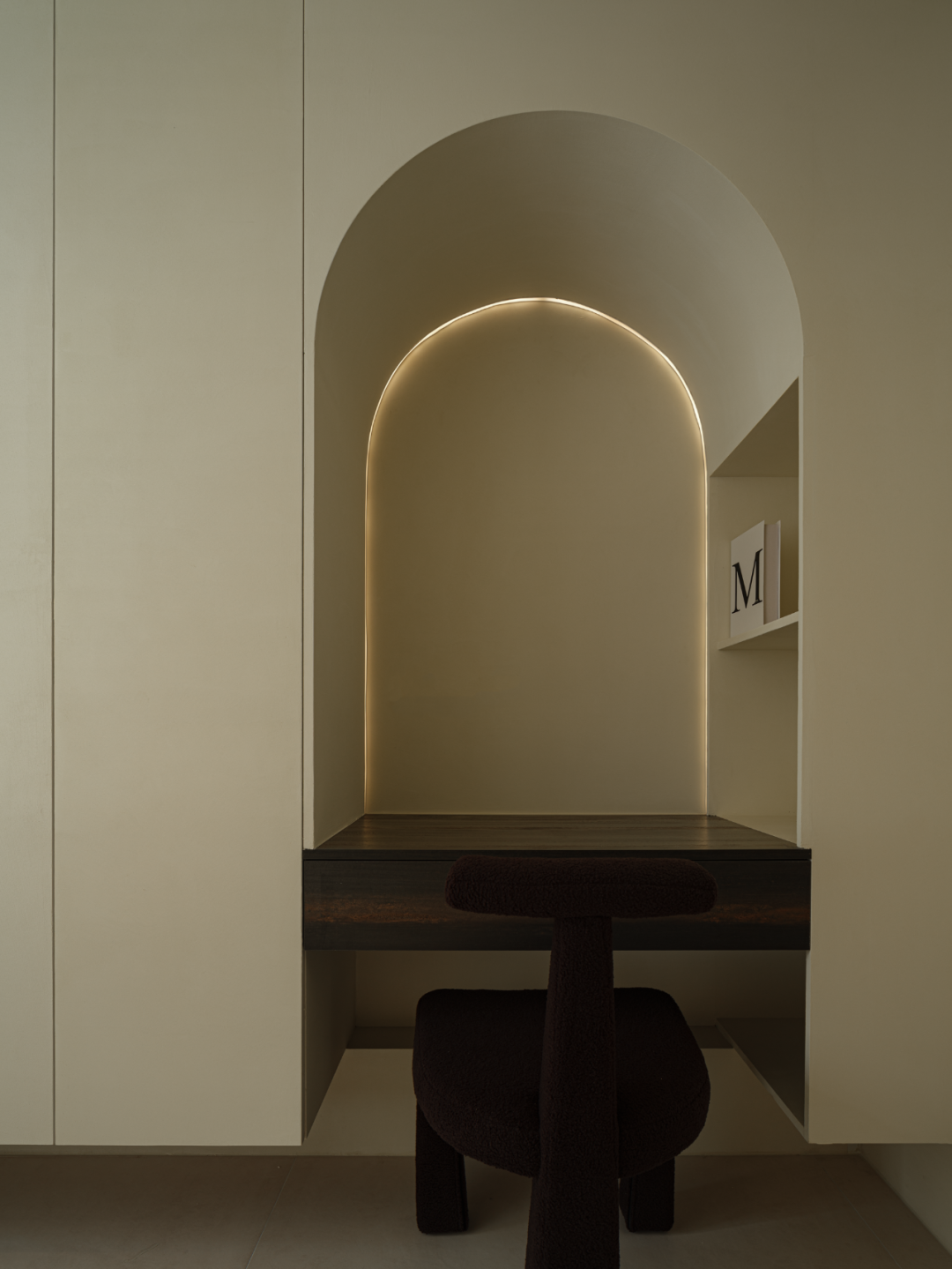 暖黄色宁静住宅丨中国武汉丨大思-82