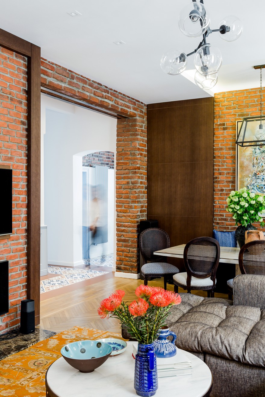 布加勒斯特英式乡村别墅 | 砖墙与橙色调的优雅结合-18