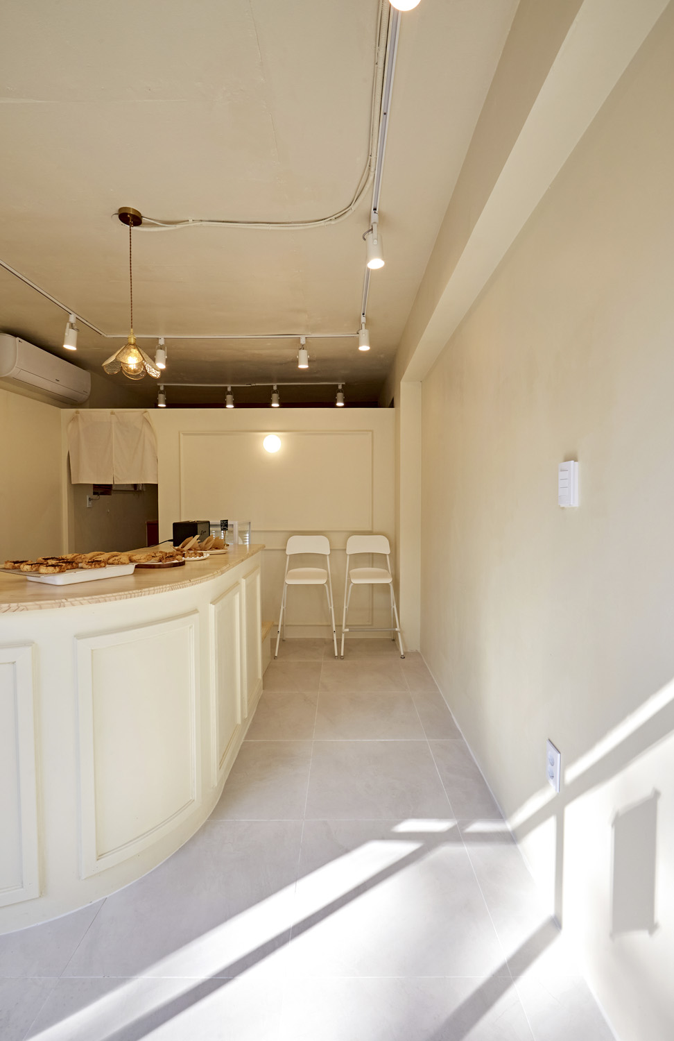 简约设计，9 平米小店的魅力-8