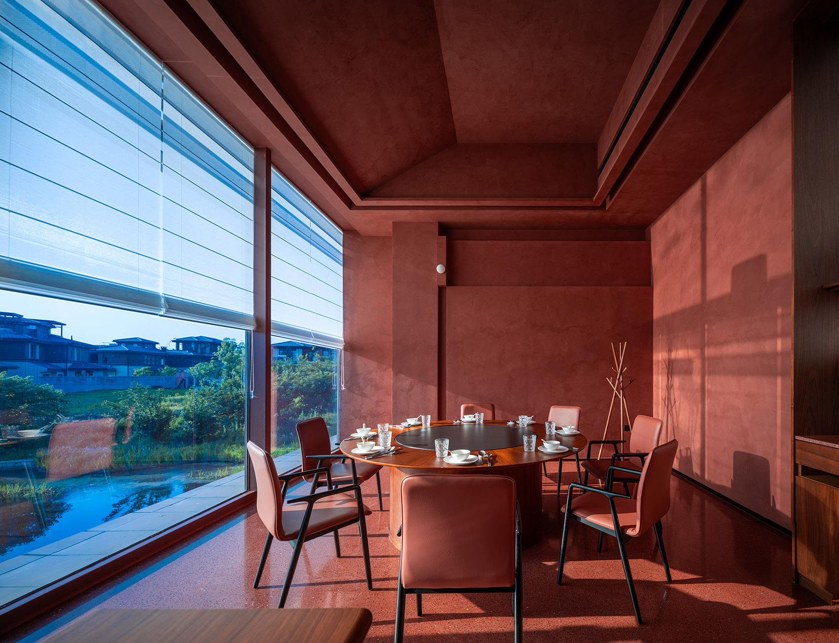 上荔晶时代餐厅(花山)丨中国武汉丨朗荷STUDIO-54