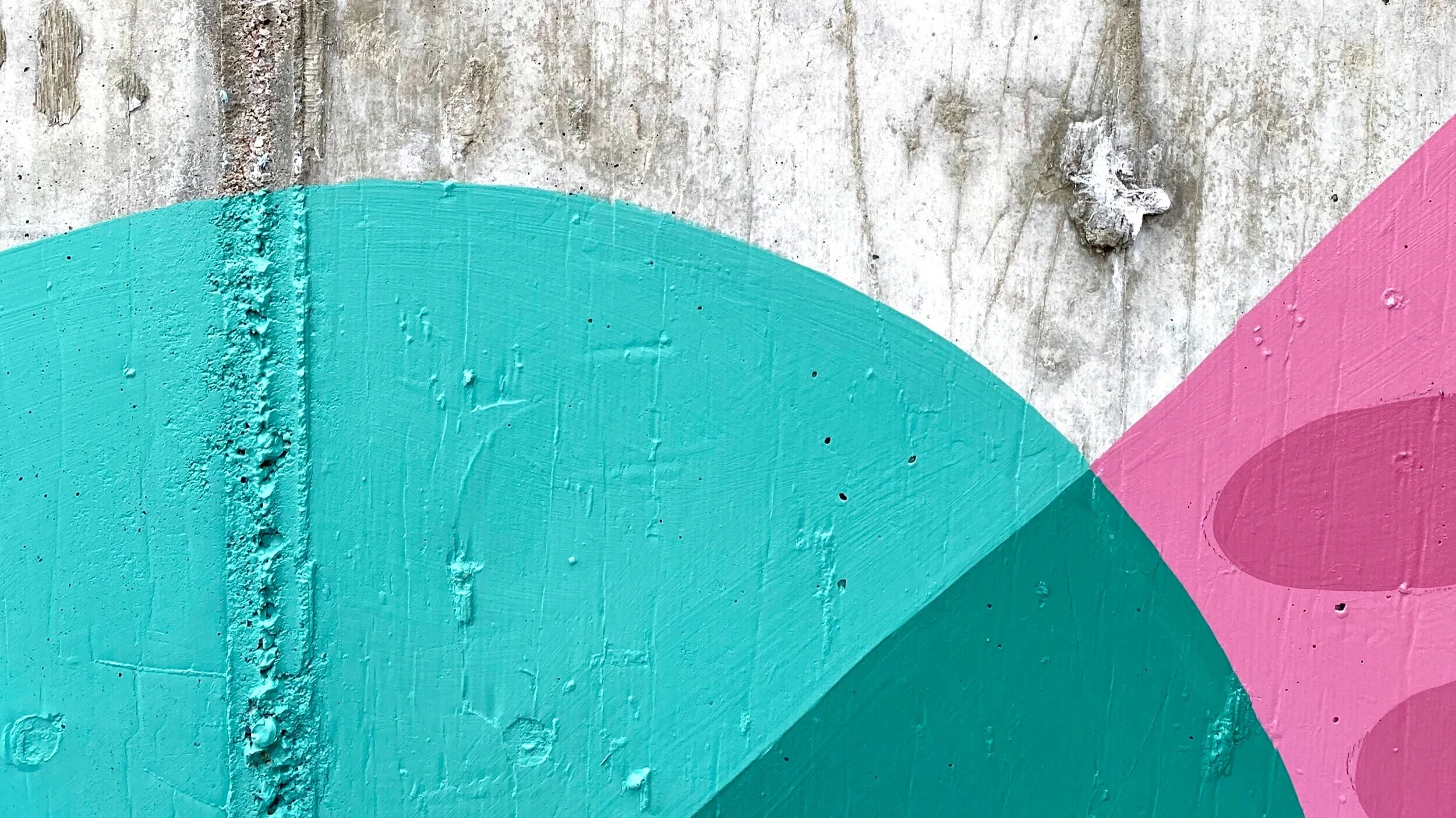 艺术的交融  境·界（这里The E·terior由于E·terior不是常规单词，E可能代表独特概念创造，terior类似interiorexterior词根有内外之意，结合A Confluence of Art整体艺术氛围，推测E·terior是营造独特概念境·界，和艺术的交融在主题上也匹配） -51