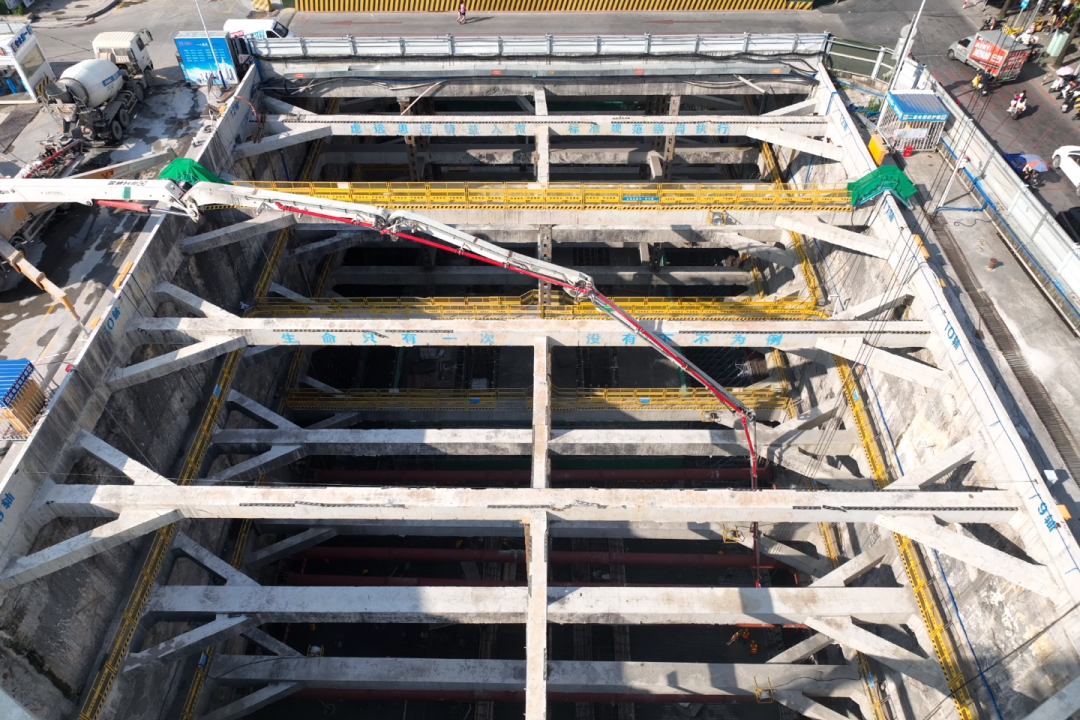 全国罕见基坑封底！中建二局广州芳白城际夏茅站攻克关键节点-9