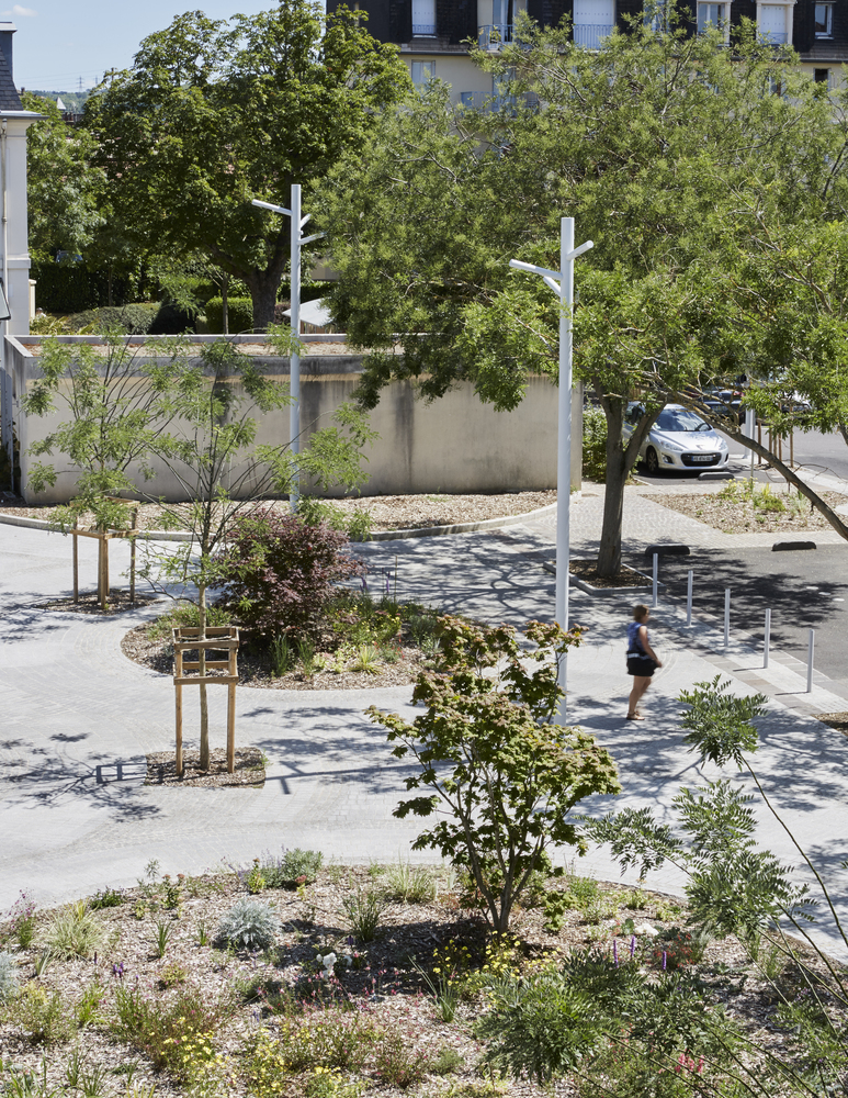 法国 Mantes-la-Jolie 市 Henri Dunant 广场改造，实现行人友好与城市融合-35