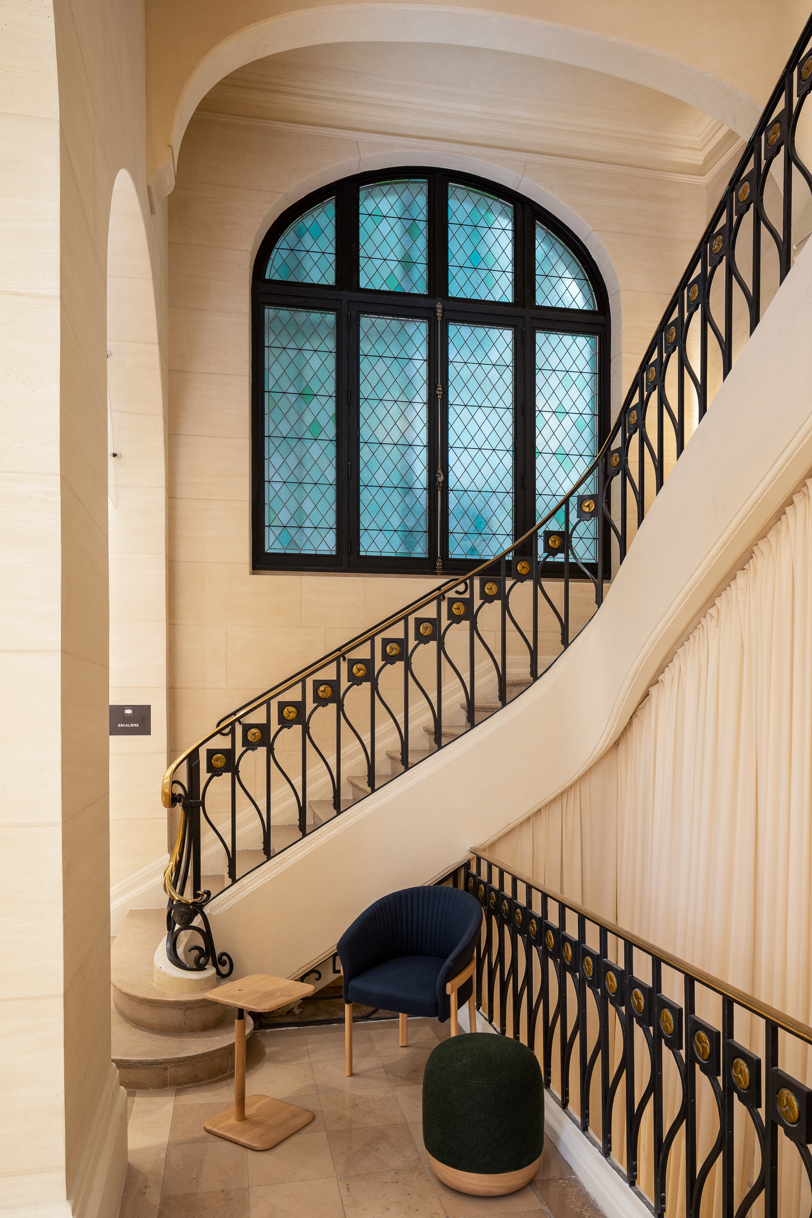 塞昂斯·多卡利斯照片丨Perrot&Richard-11