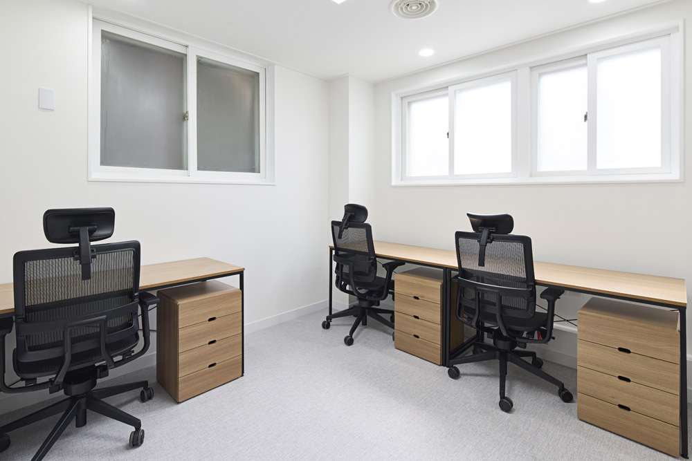 100 平极简共享办公空间设计-7