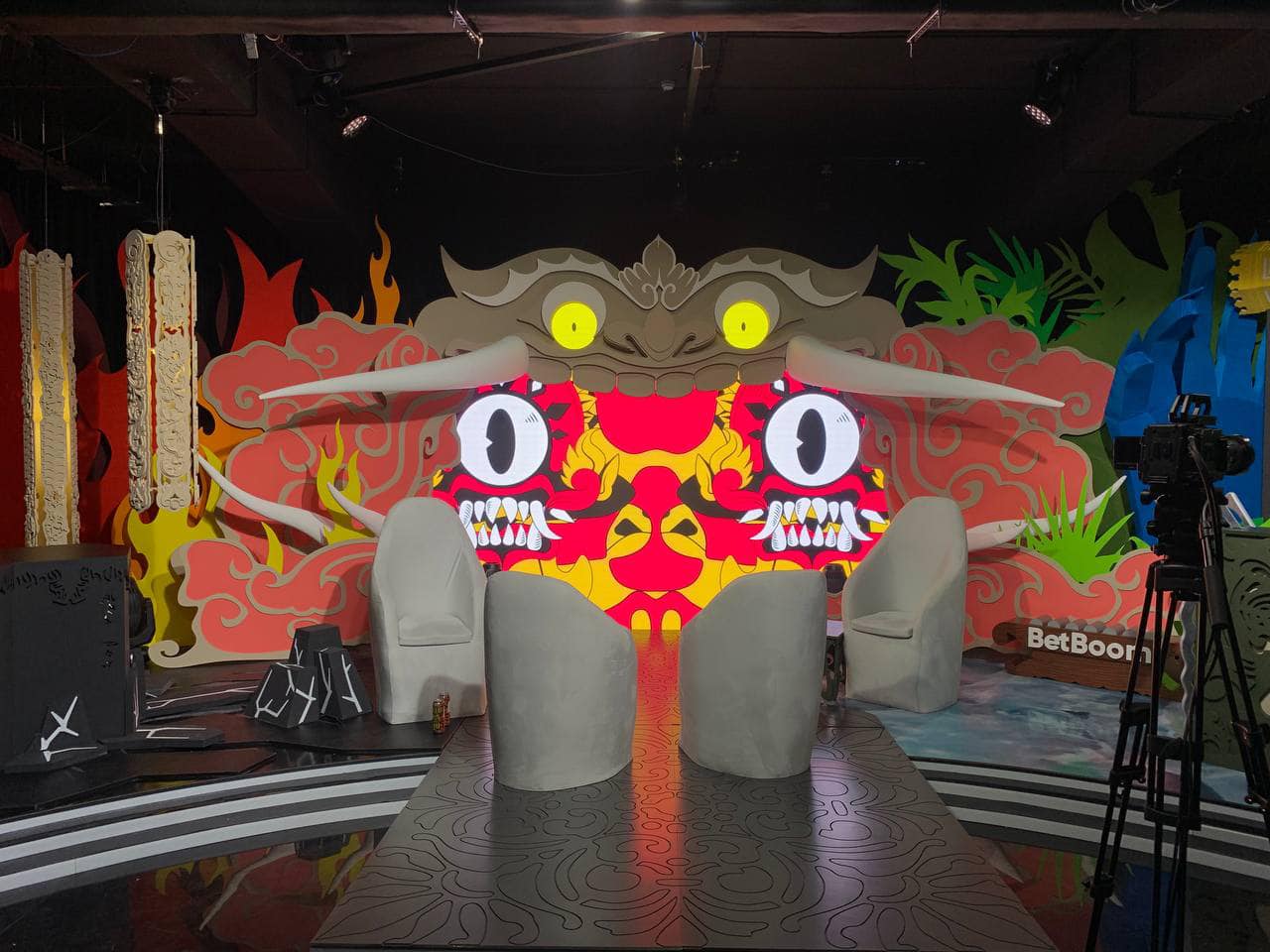 为外国合作伙伴打造的电竞现代工作室-0