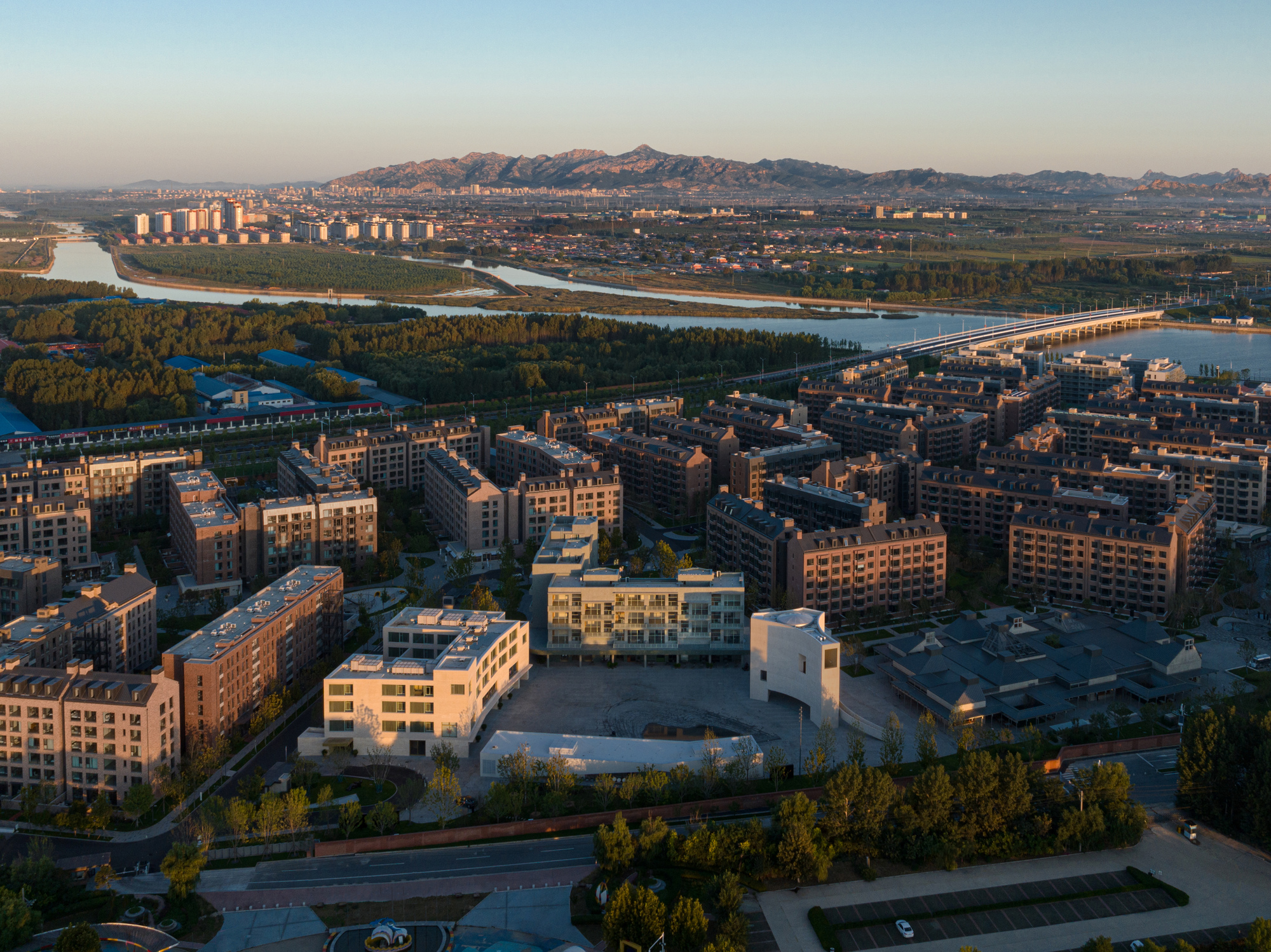 友谊湾社区,Mi Casa Su Casa俱乐部酒店及娟颂公寓丨中国秦皇岛丨genarchitects,AECOM等多家-36