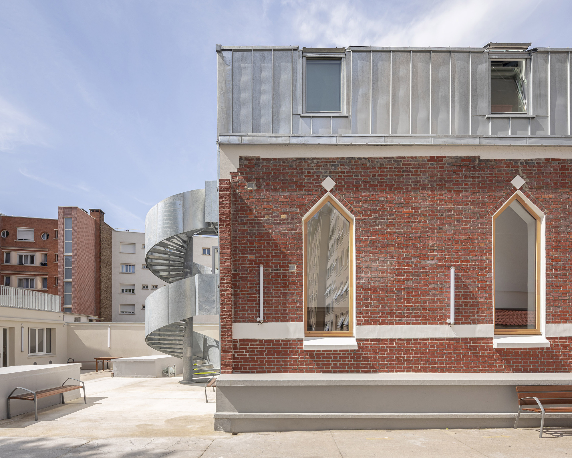 From Old Chapel to Thrift Shop and Social Housing / Tectône-14