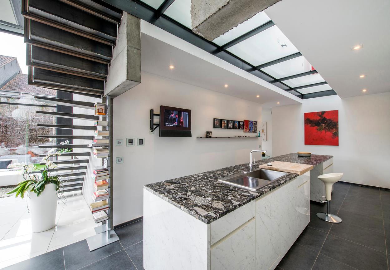 比利时阿尔蒂普改造面包店为明亮通风之家-26