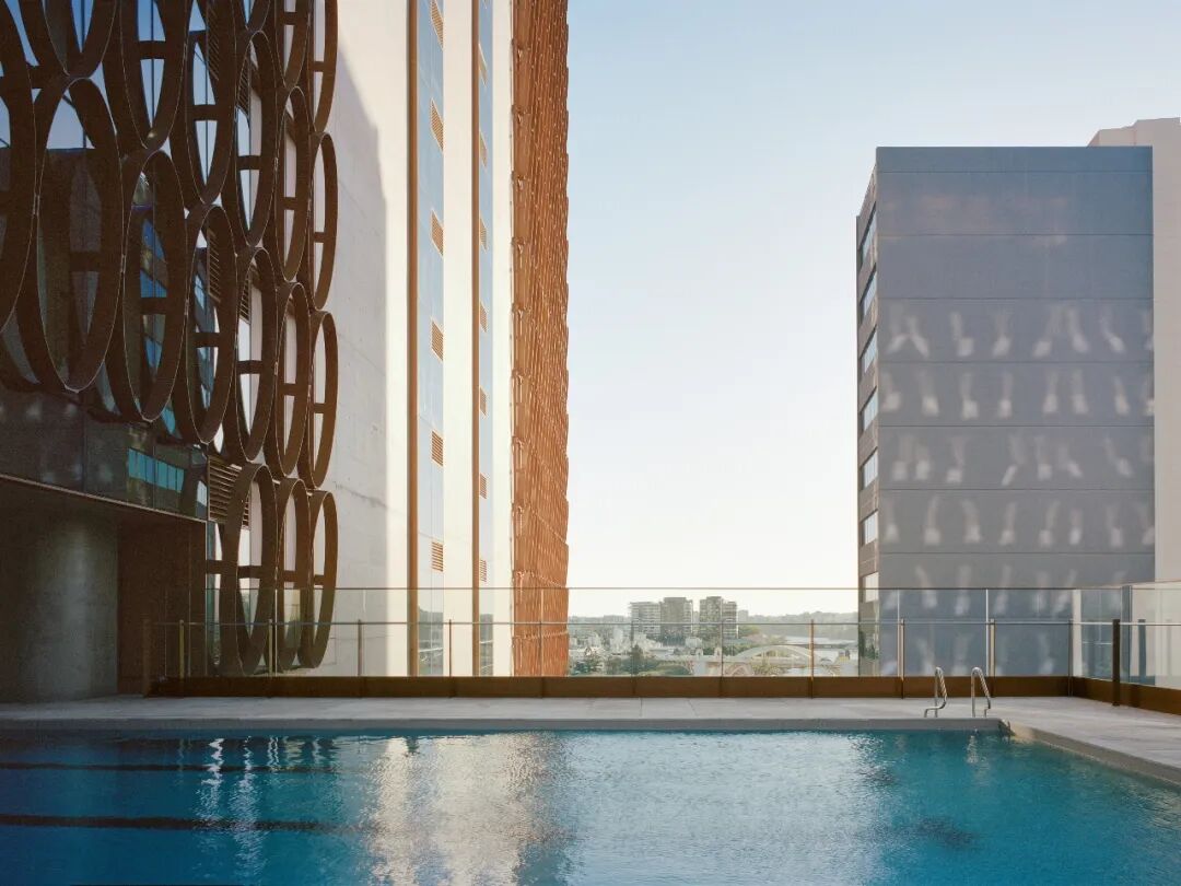 布里斯班北码头205号广场丨澳大利亚布里斯班丨Hassell,REX及Richards & Spence-12