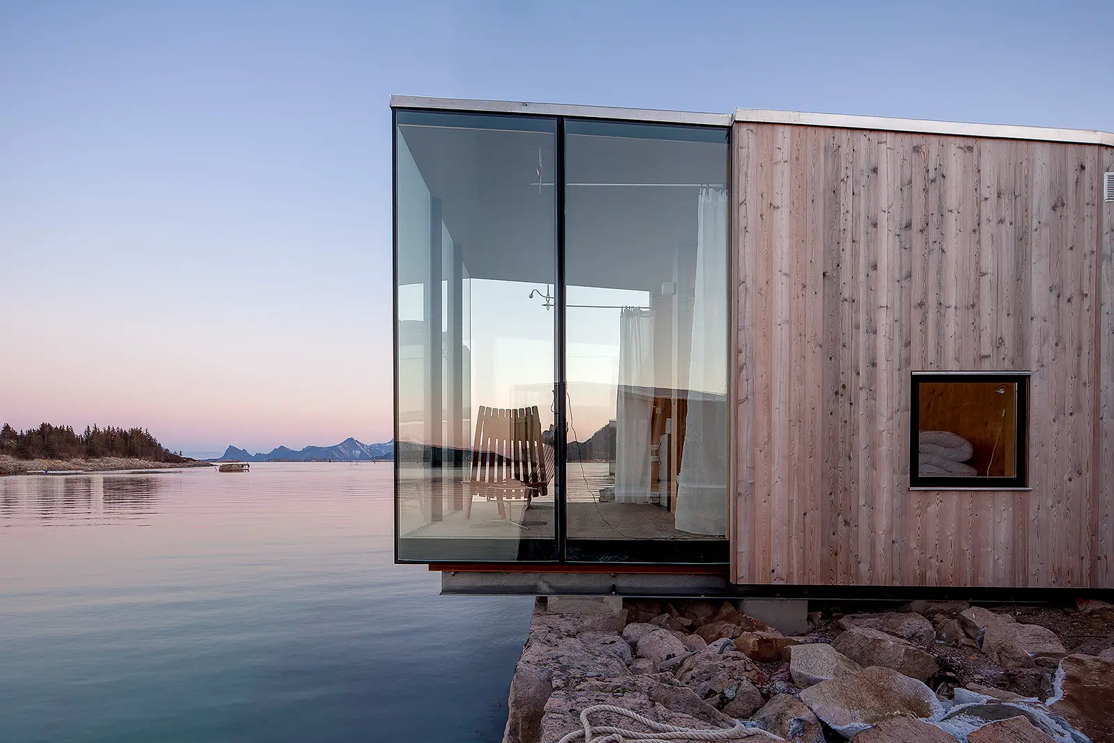 玻璃木屋 | 北欧极光观赏的完美设计-16