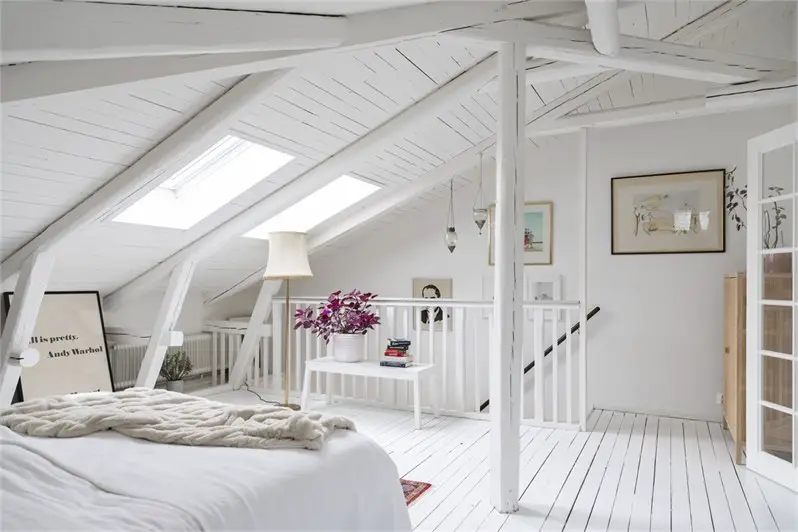 优雅双层公寓，阁楼卧室的独特魅力-14