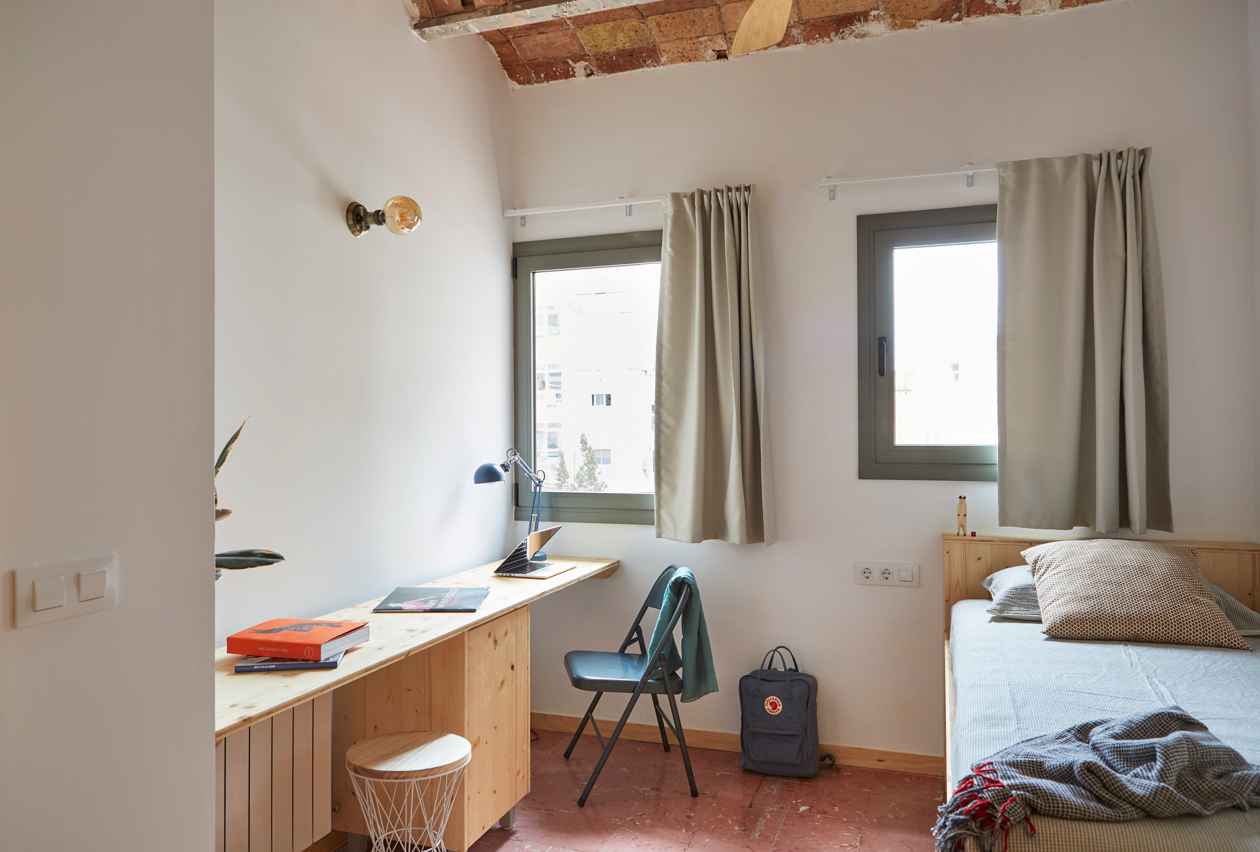 巴塞罗那共享公寓设计,打造青春活力空间-14