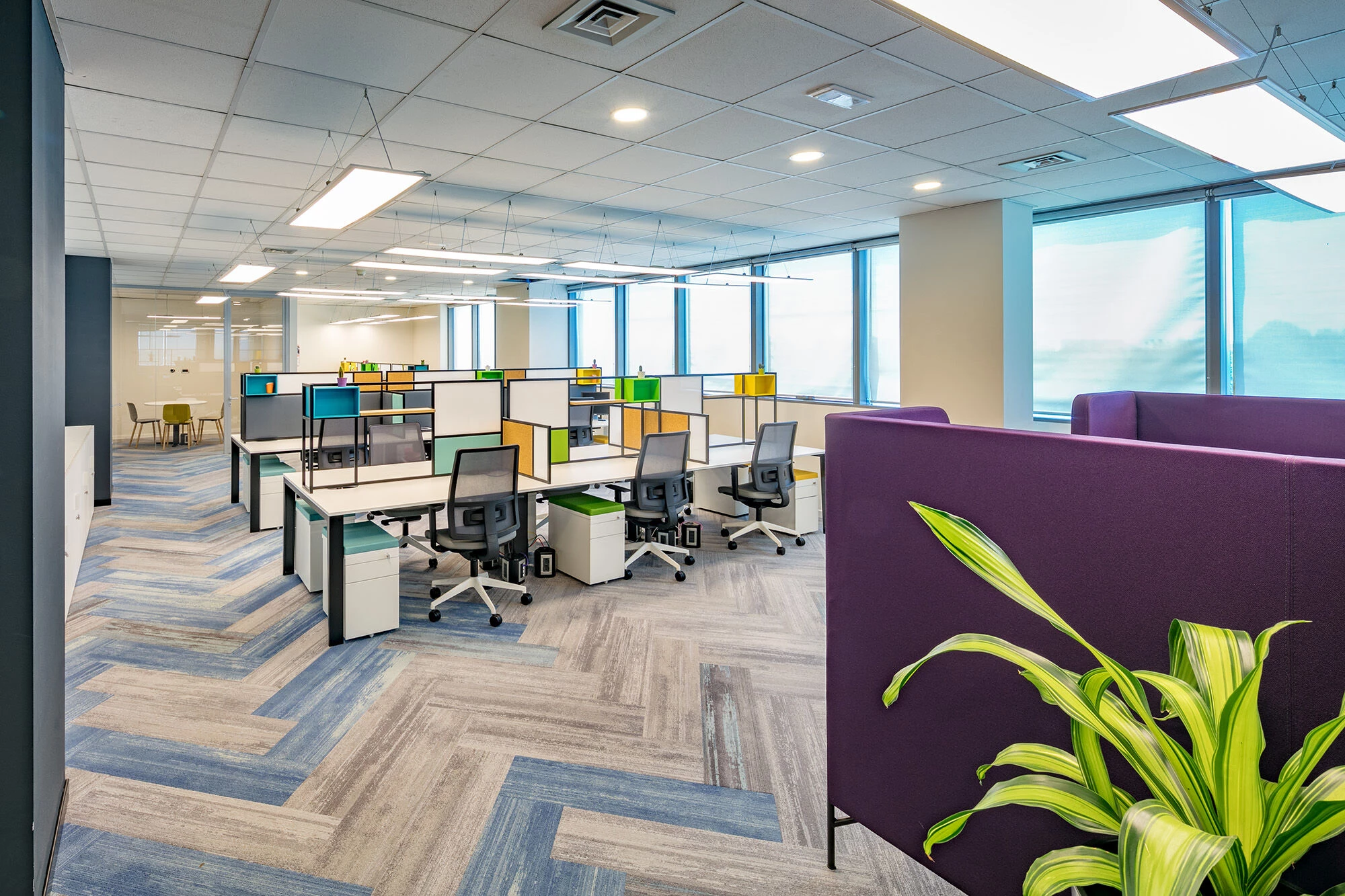 全球 70 个办公室的统一设计风格-18