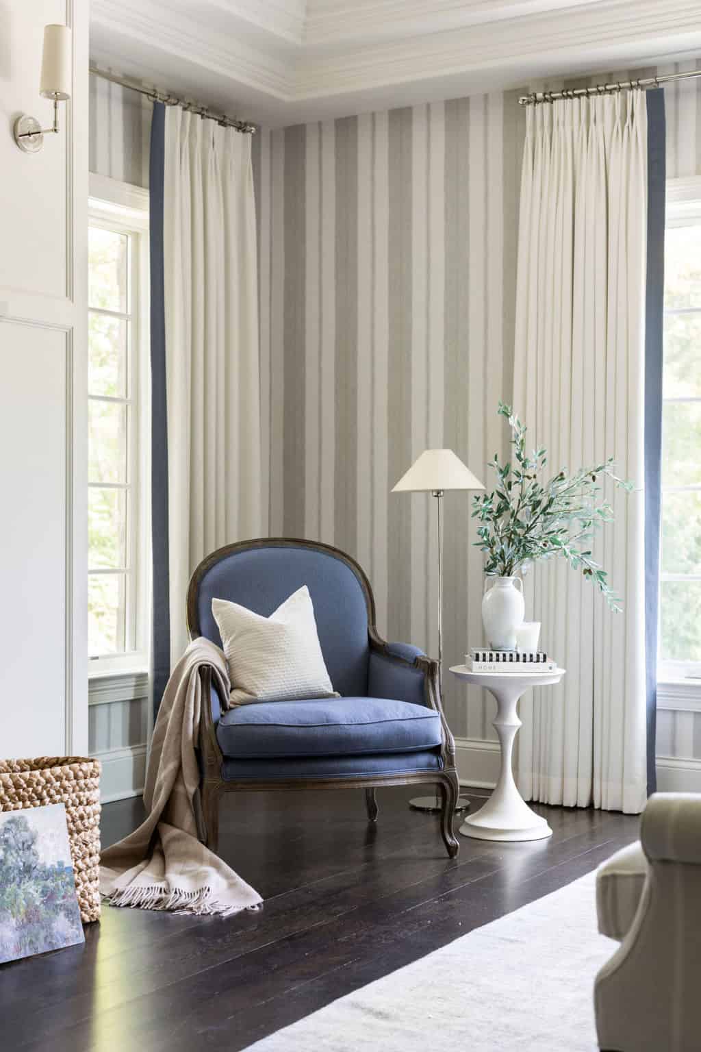 Take a tour of an Illinois dream home with bright and airy living spaces-30