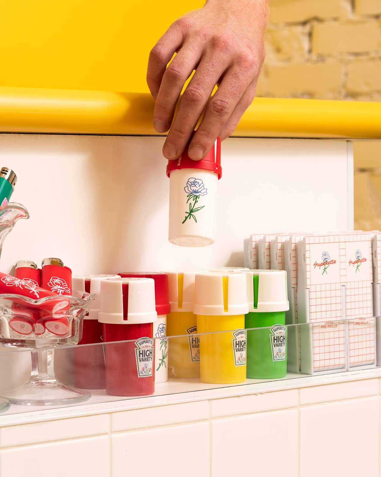 Toronto 首家"Express"大麻零售店亮相-9