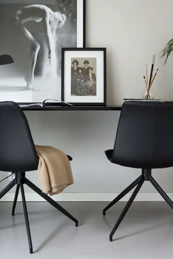 深色调木质大宅，演绎同色系搭配魅力-7