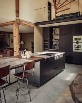 由于EGINSTILL并非常见的英文词汇,无法准确得知其含义,因此难以完成该内容的准确翻译 丨荷兰阿姆斯特丹