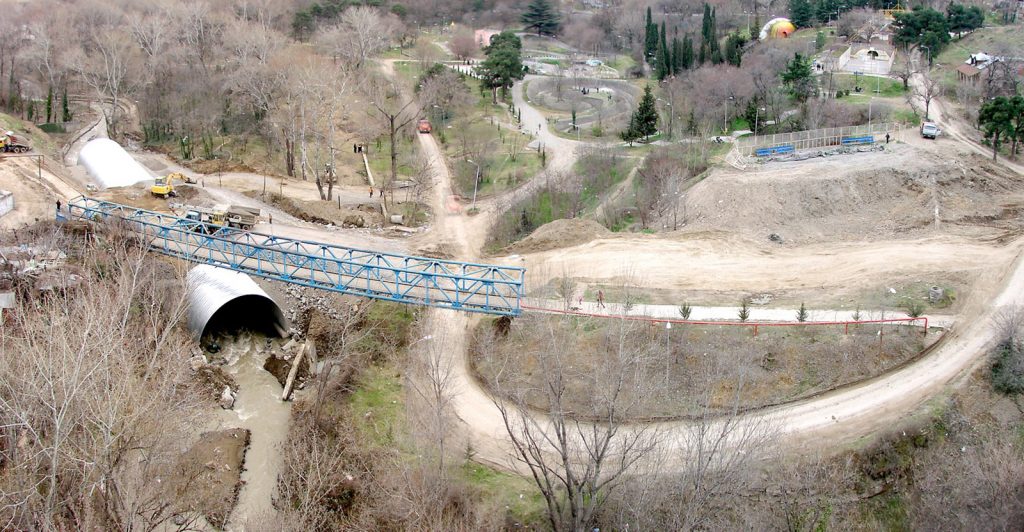 Mziuri滑板公园和跑酷场地-24