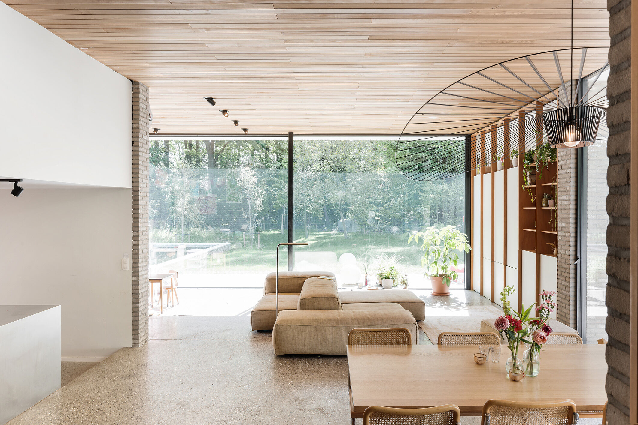 致敬原貌的比利时 Schoten 住宅翻新-13