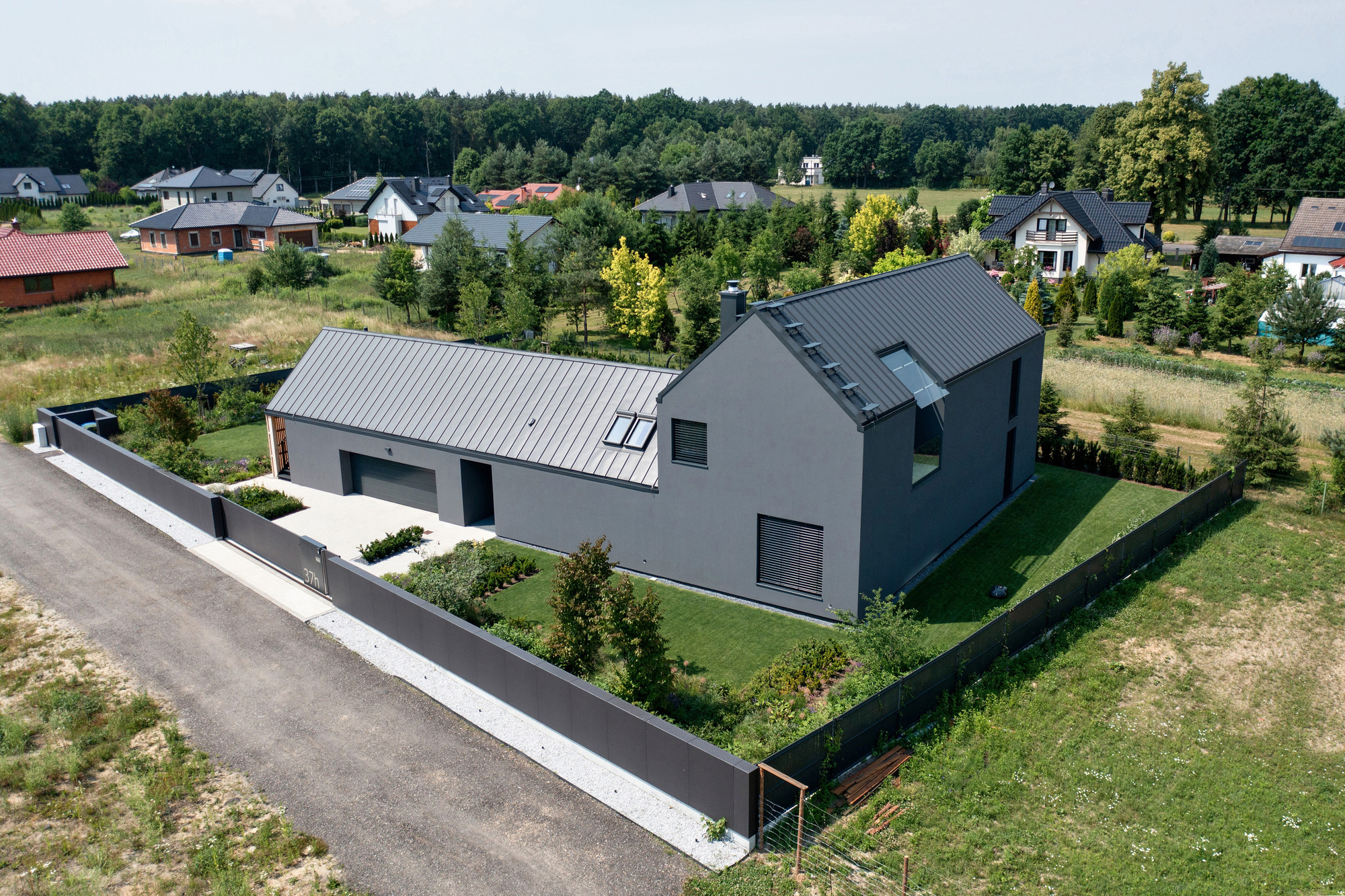 灰色房子丨RS+ Robert Skitek-7