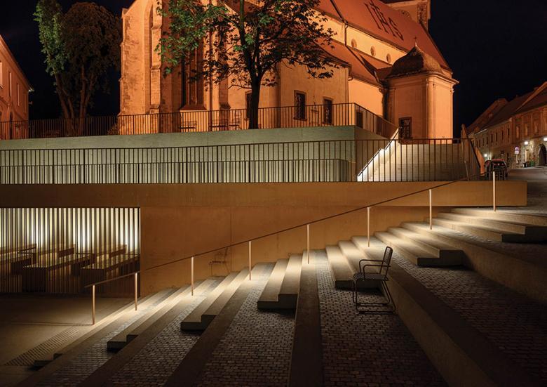 Arhitektura Krušec丨Market Square Ptuj丨Slovenia-0