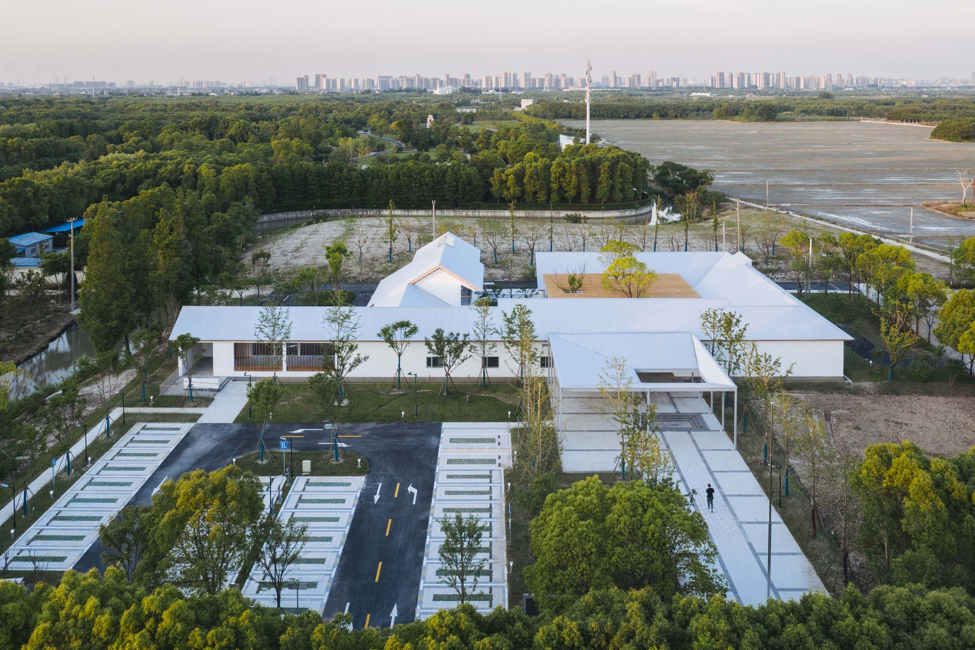 西北游客中心丨中国上海丨Atelier Z+-43