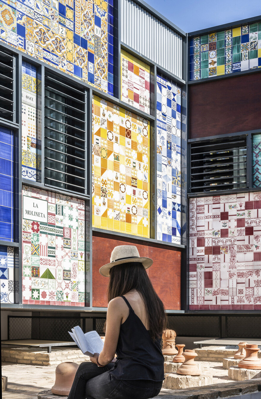Restaurant and Hotel in Pottery Factory Montalván in Triana, Seville-12