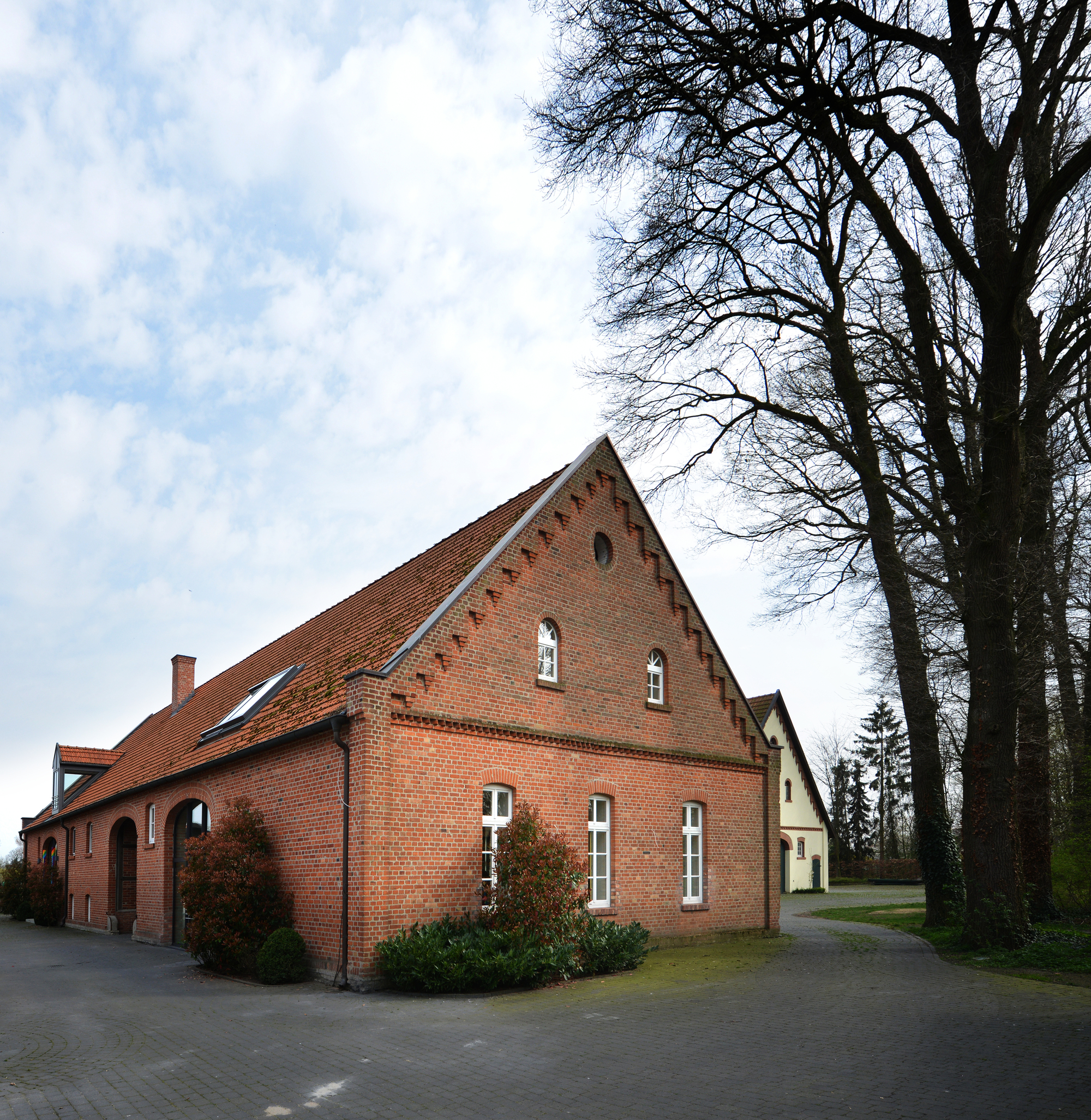 德国服装设计公司仓库改造 展现木梁雕塑之美-33