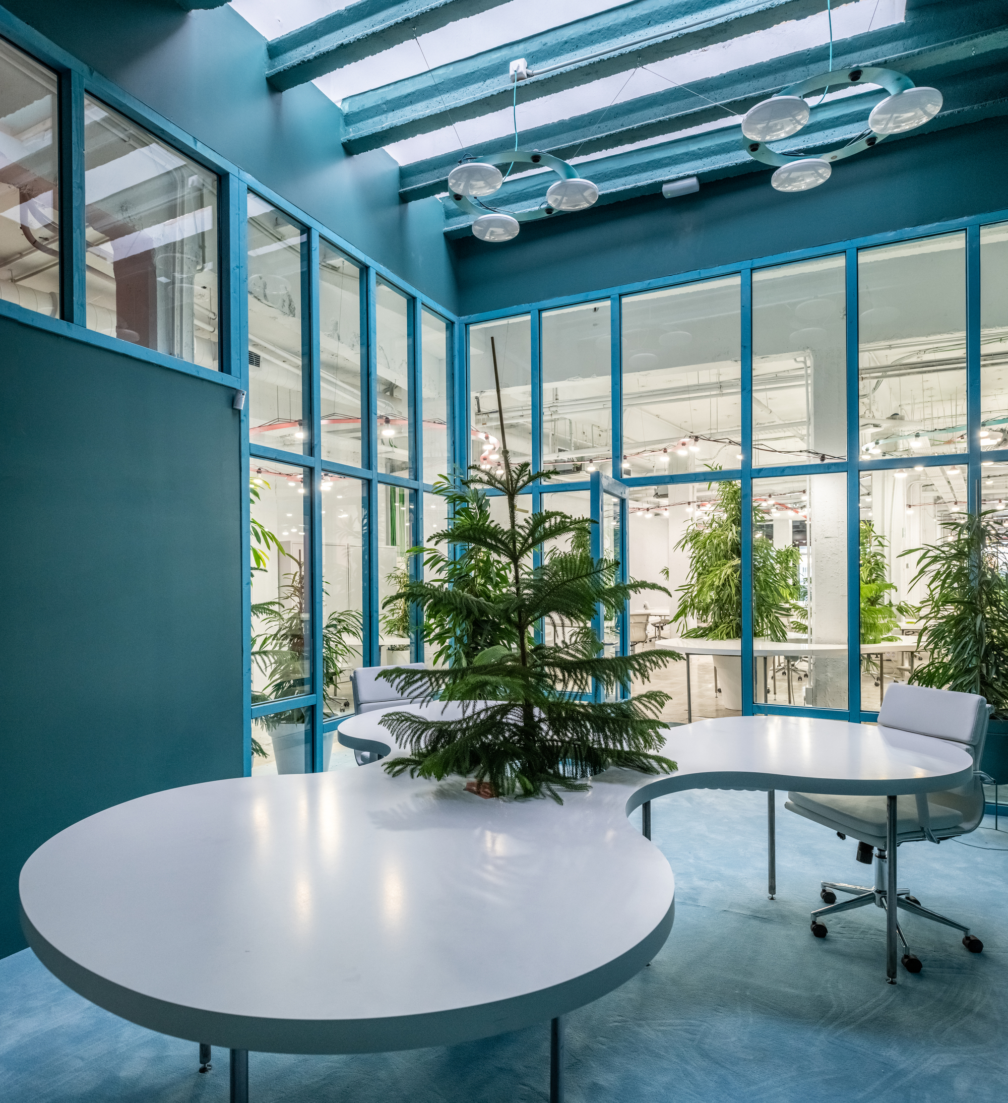 Office and Set of TV Ponyo en el Garage / Fast and Furious Production Office-19