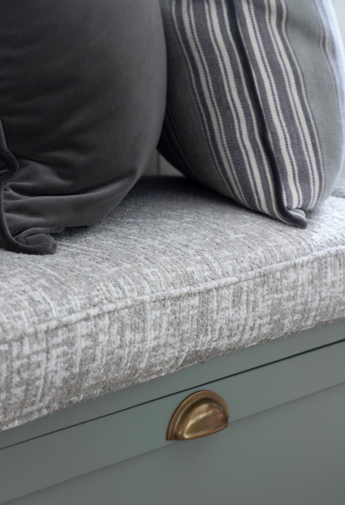 传统度假屋  住宿加早餐工作室

注：B & B常见为Bed and Breakfast的缩写，意为住宿加早餐  -14