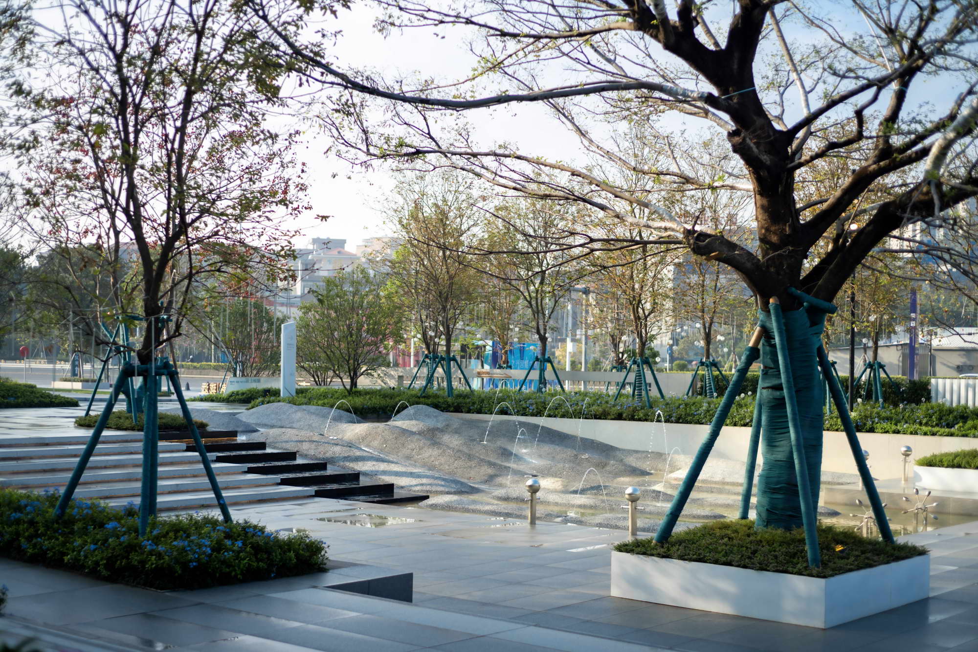 东莞万科卓越珑远未来之光 | 星海公园的现代设计魅力-34