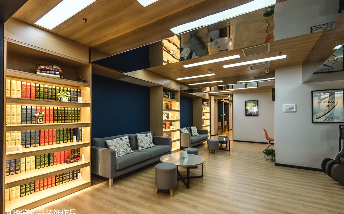 极简主义办公室设计，温馨如家-31