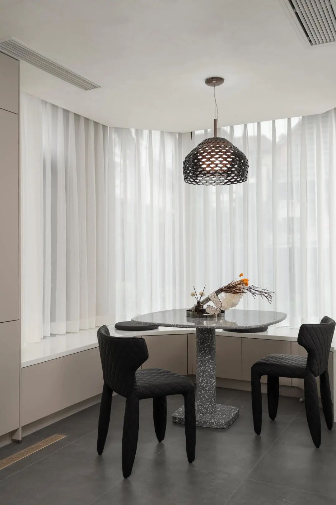 自然之境 · 夏天设计师打造 580㎡优雅别墅-40