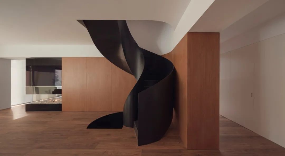 巴伦西亚简约住宅设计，纯净氛围中的艺术品展示-0