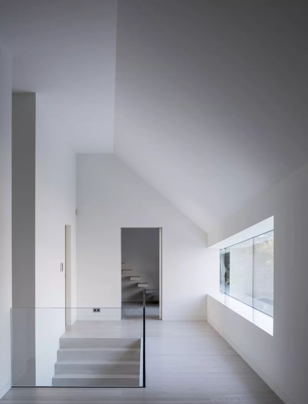 波兰 KWK PROMES 建筑工作室打造“跟随太阳轨迹移动的房子”-20