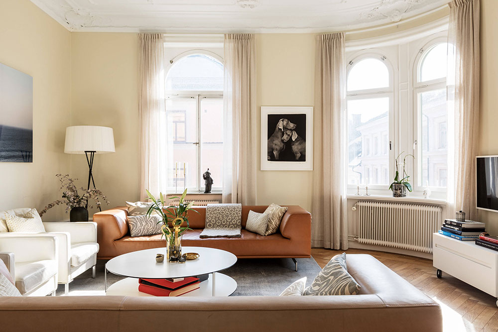 斯德哥尔摩阳光宽敞公寓，古董建筑中的温馨黄褐色空间-2