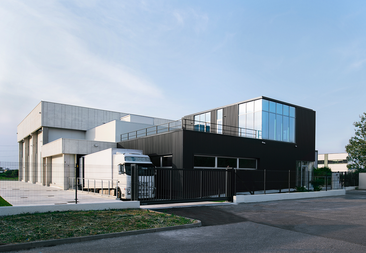 融合工业风与乡村景色的建筑佳作-14